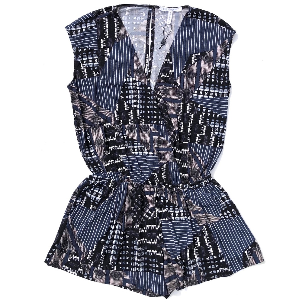 BCBG BCBGeneration romper shorts women XS tribal print deep V neck hidden pocket - Picture 4 of 15